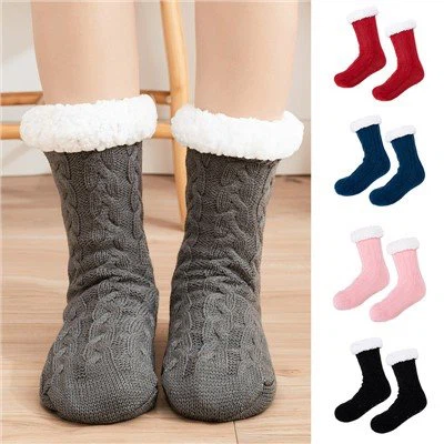 Kaus Kaki Rumah Lembut Lembut Musim Dingin Fuzzy Wanita